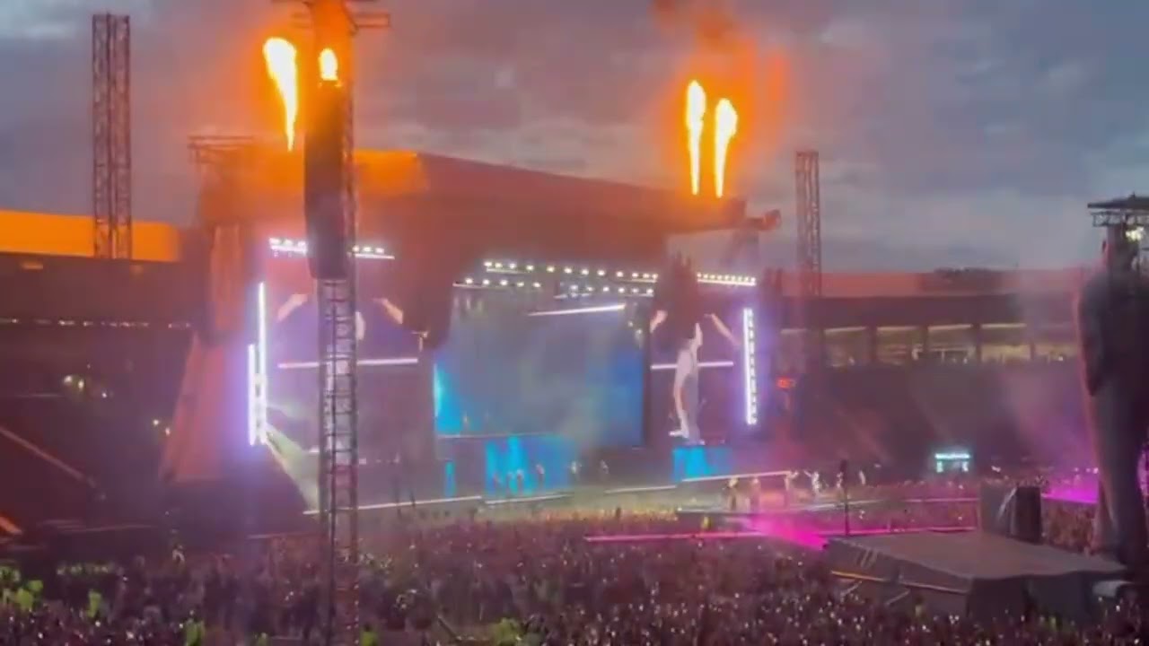 Chris Brown's emotional forever performance #concert #live #singer