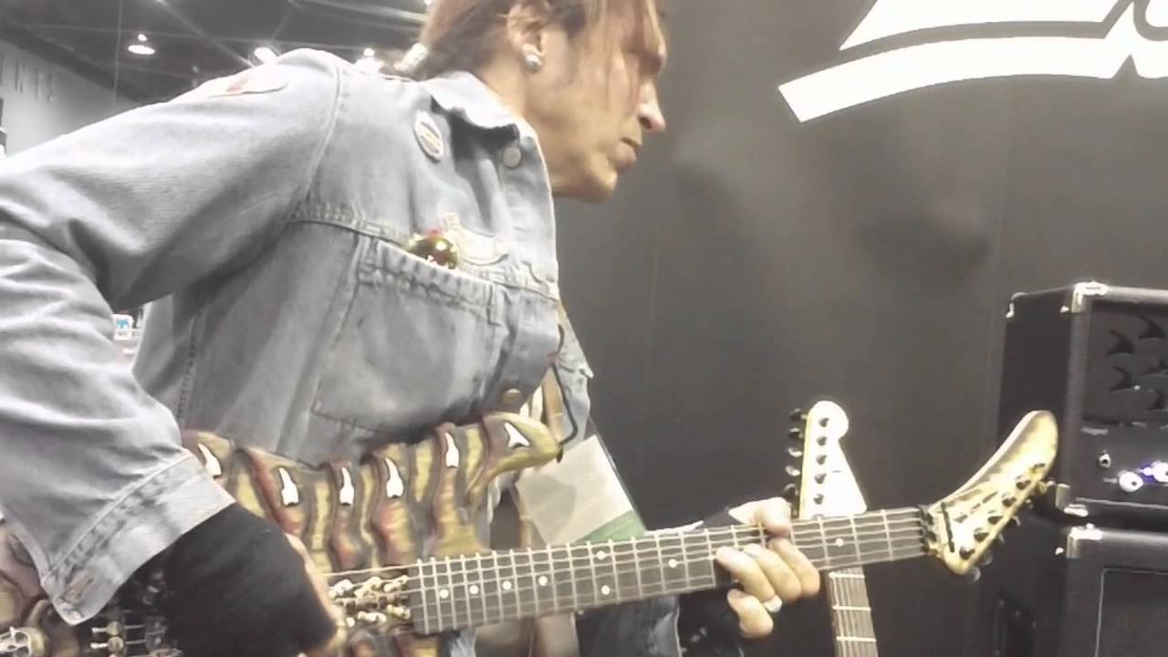 Winter NAMM 2012 - George Lynch Playing Diezel Hagen