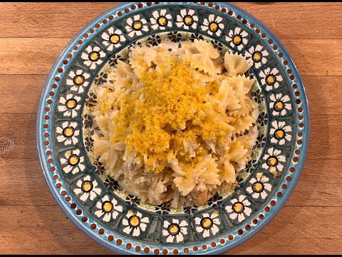 PASTA CON CAVOLFIORE E BOTTARGA DI MUGGINE ricorda il mare cristallino dove si lavora la bottarga