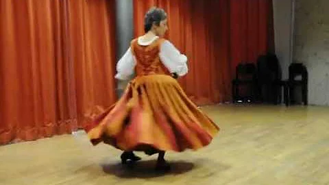 Ana Yepes performs Spanish Baroque Dance 1