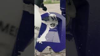 Arbeiten bei Hitze: Markus wartet Trinkbrunnen und ist oft stundenlang der Sonne ausgesetzt