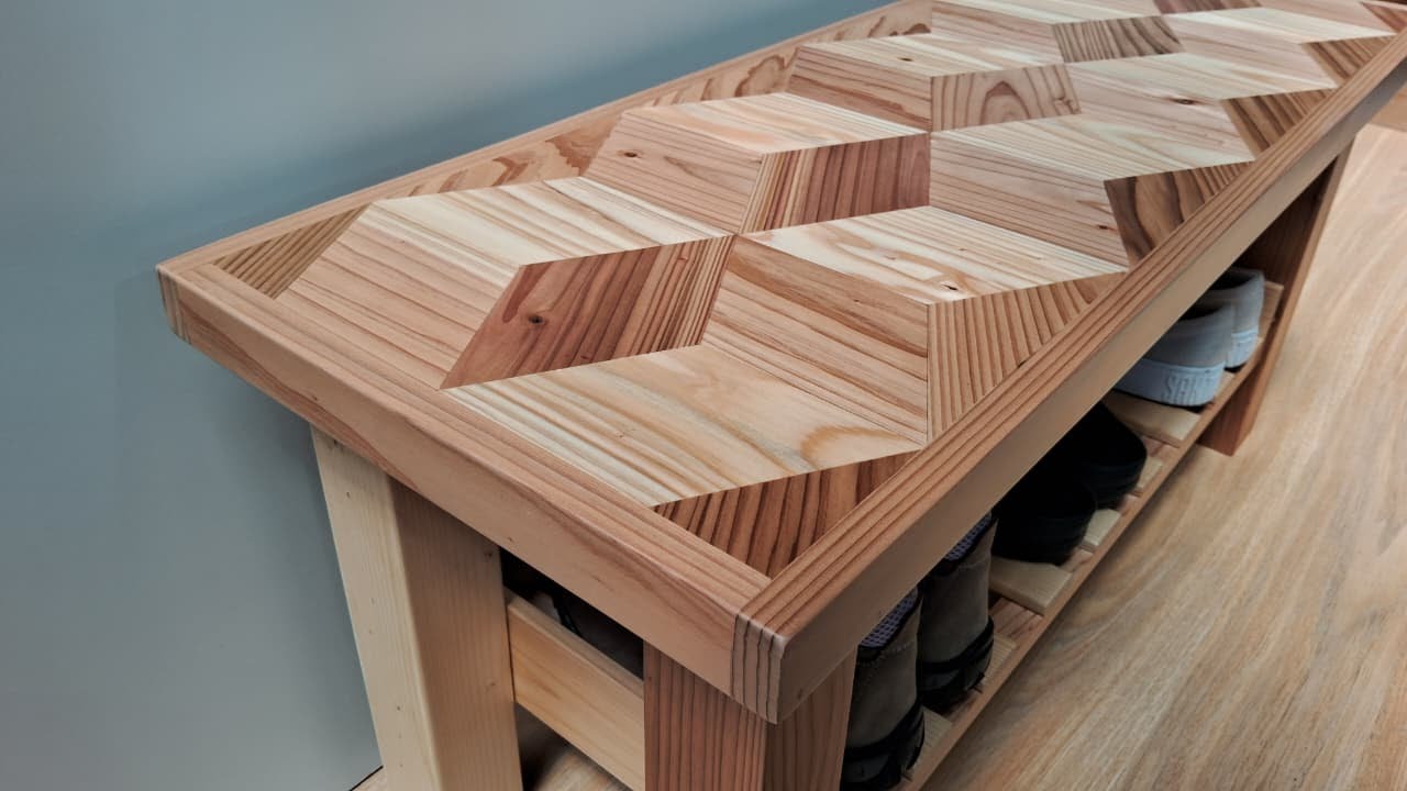 Fiz usando Madeira de Pallet - Banquinho Sapateira