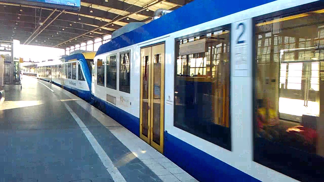 Ausfahrt eines HEX Lints Aus dem Bahnhof Zoologischer Garten YouTube