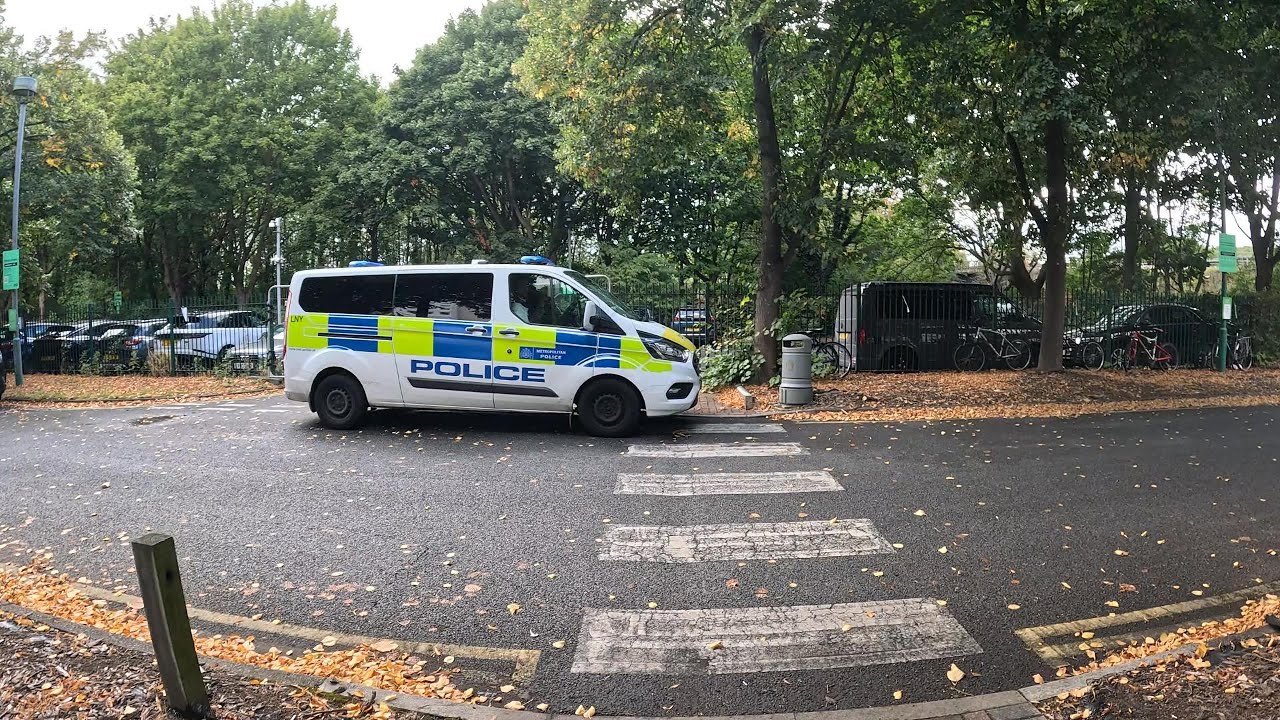 Gang members at this migrant hotel 🔫🚔❌👀