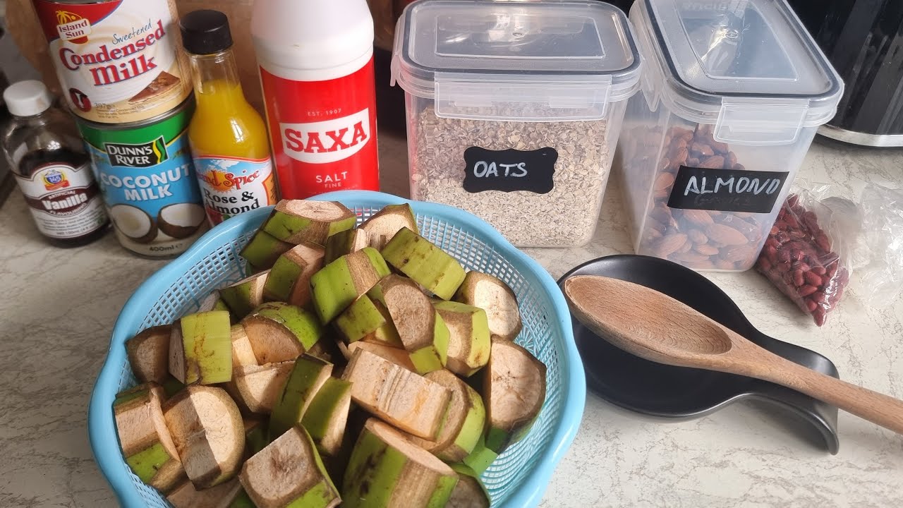Green banana, plantain, oats, peanut & almond porridge 😋  iron rich goodness 😋 