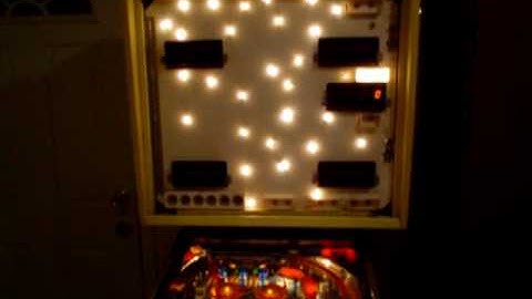 Bally Eight Ball Deluxe EED8835 displays