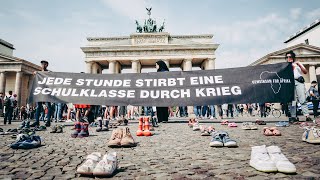 Straßenaktion 2019: Protest gegen Kinder im Krieg | #KinderimKrieg