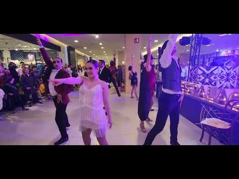 VALE SE PASA DE CAGONA CON EL PATA DEL CASINO