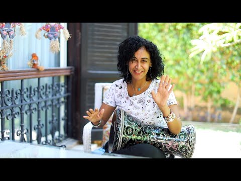 بعد شهرتها على الفيس بوك سارة بقيت مصدر البهجة بالطبلة