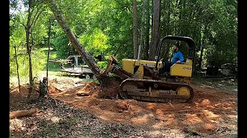 Jak velký je dozer John Deere 450?