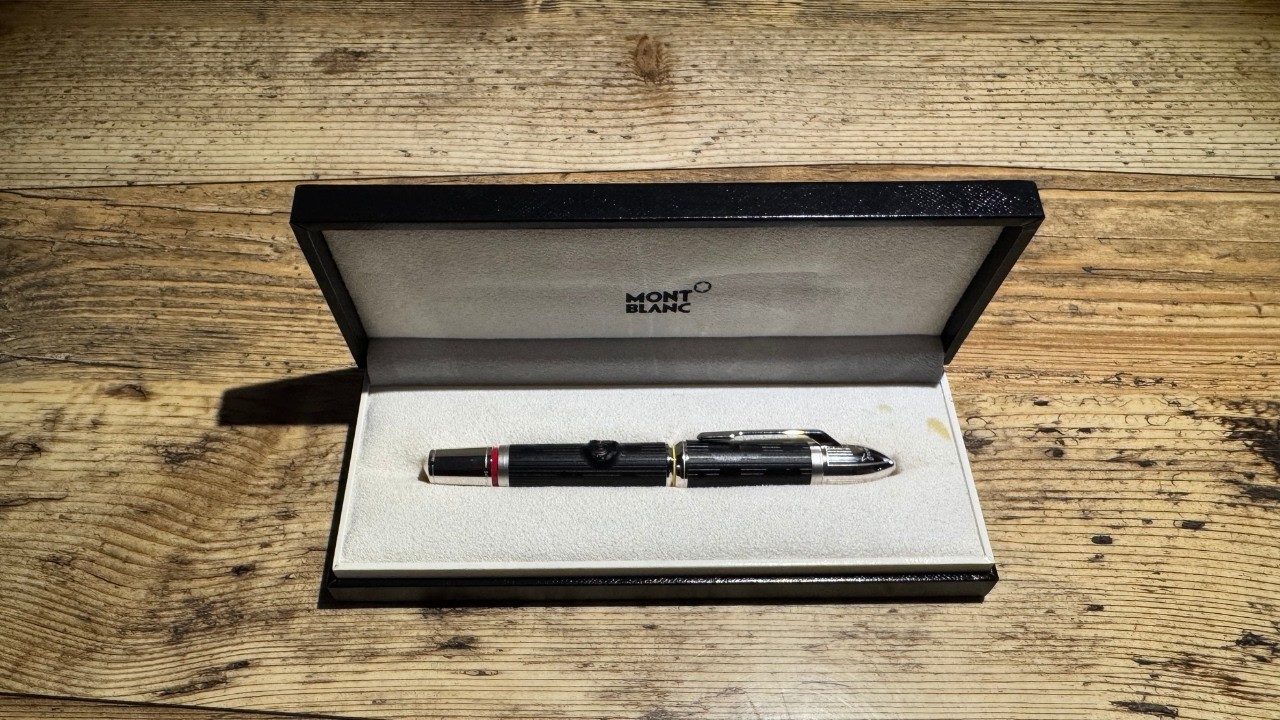 MONTBLANC GREAT CHARACTERS WALT DISNEY SPECIAL EDITION FOUNTAIN PEN