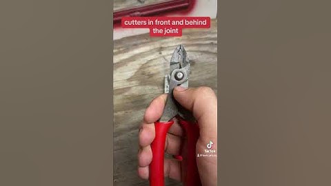 My 2 pairs of @SnaponToolsOfficial Wire Pliers Compared #tools #mechanic #feature #stripper