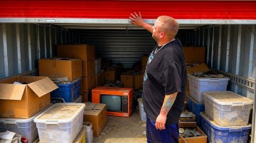 I Bought a Storage Unit For $250 🤑 Look What Was HIDDEN In The Back!