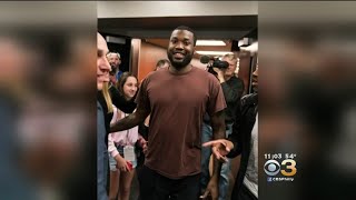 Meek Mill Leaves Prison, Gets Into Helicopter After Being Released On Bail