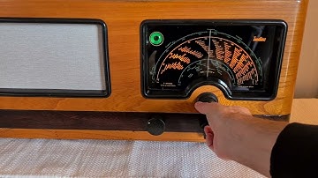 Tandberg Sølvsuper 4 with homemade digital replica of 6U5 "magic eye" tuning indicator.