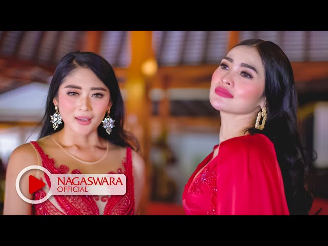 Duo Anggrek - Pemberi Harapan Palsu (Official Music Video NAGASWARA) #music class=