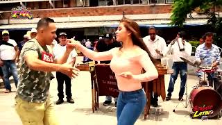 Video thumbnail of "CHICA SEXY BAILANDO CUMBIA SAMPUESANA CON MARIMBA"