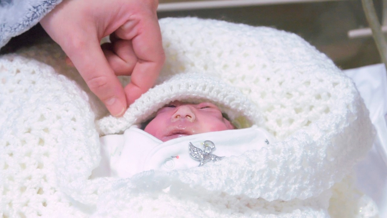 Parents Say Goodbye To Their Stillborn Baby | 24 Hour Baby Hospital Full Episode Season 2 Episode 4