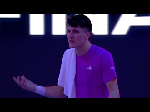 MASTERS NEXT GEN - Jakub Mensik obligé de se soumettre à un test anti-dopage en plein match