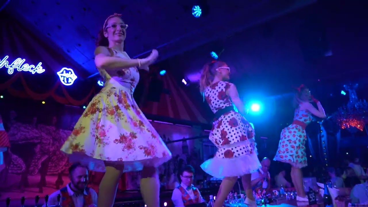 2025_01_31 Varieté Show im Knutschfleck Berlin - Soundtrack "You never can tell" von Chuck Berry