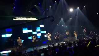 Vignette de la vidéo "MOMENTUM - Planetshakers live in Manila 2015"