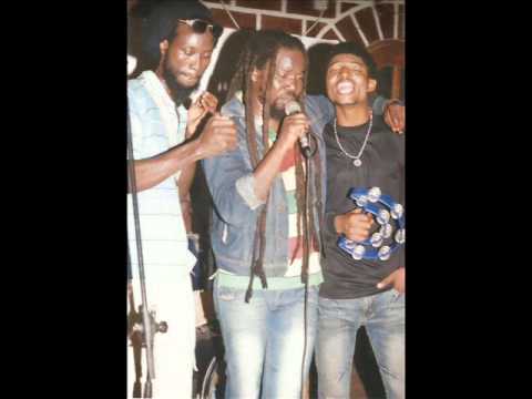 Naty & The Stones - Pipilipi (Togo)