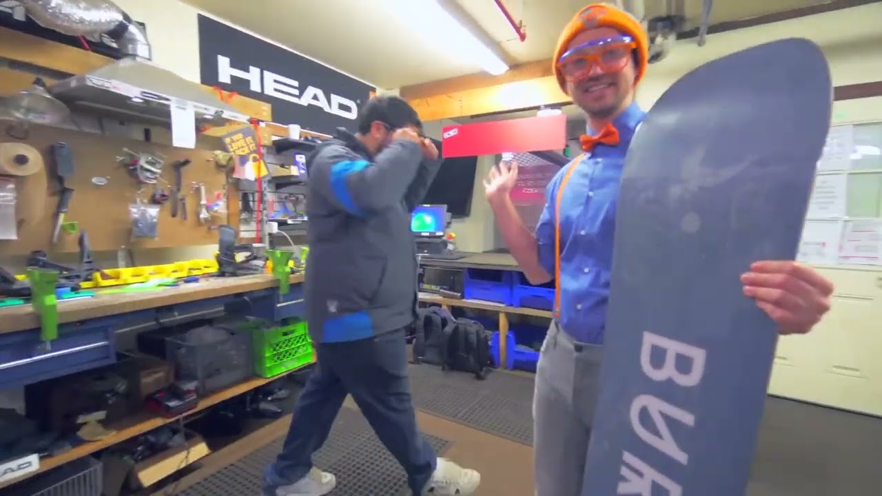 🏂 Learning How to Snowboard with Blippi | Winter Holiday Videos for Kids