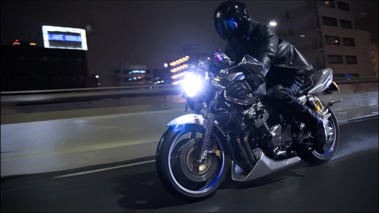 VTECを響かす青銀のCB400SF【4K】