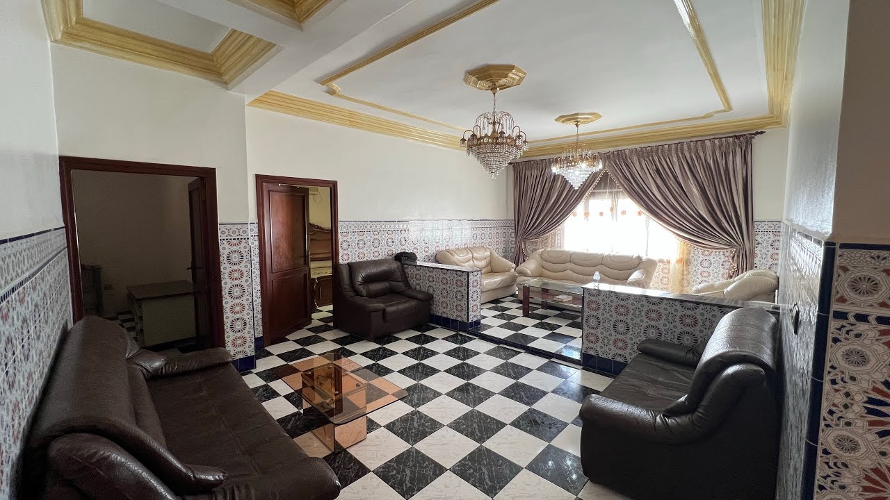 همزة شقة محفظة👌مساحتها 140 متر طابق أول🔥موقع ممتاز قرب وسط مدينة تطوان🕊️80 مليون ☎️ 0608867361