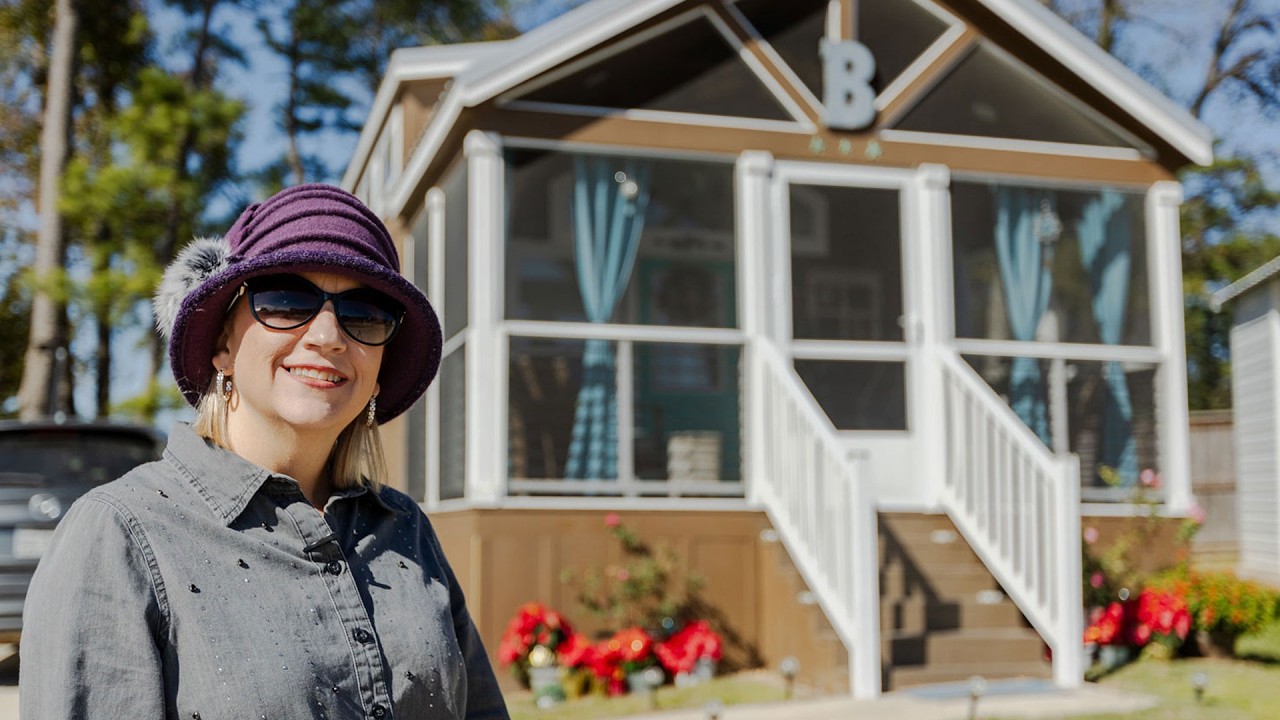 Her No-Loft Tiny Home Has 13-Foot Ceilings