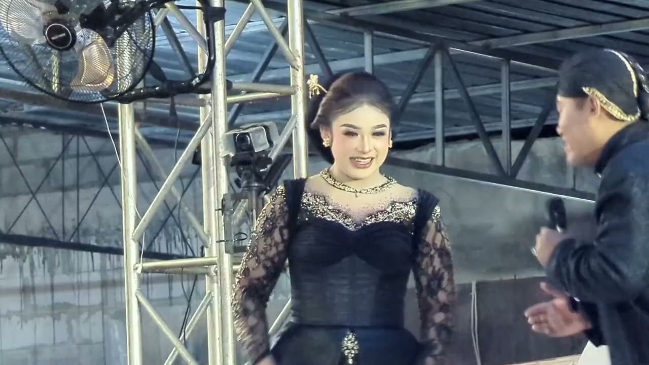 MAMNTENE KENEK GARAP NIKEN SALINDRI