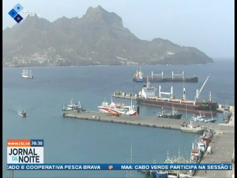 Instituto Marítimo e Portuário proibiu saídas ao mar das embarcações de pesca local botes e pequenas
