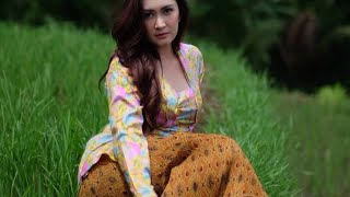 HOT and SEXY! Kumpulan Video HOT Mom Nafa Urbach