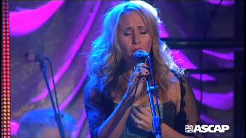 Jessi Alexander and Jon Randall perform "Don't Clo...