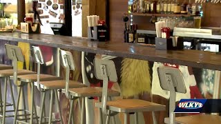 2 restaurants close in Colonial Gardens, leaving community concerned