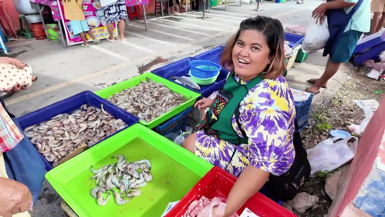 เดินตลาดนัดอำเภอบ่อพลอยจังหวัดกาญจนบุรี 