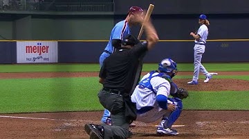 PHI@MIL: Hader strikes out Knapp looking in the 7th