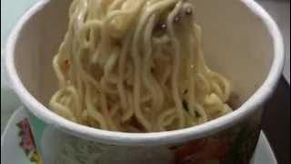 Download lagu Mie Sedaap Cup Instant Noodle Mi Goreng & Bakso Spesial Stir Noodle