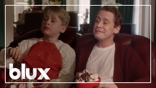 Video thumbnail of "Home Alone: Google Ad 🎄 Featuring Macaulay Culkin,  Catherine O'Hara & Kevin Hart (Funny Commercial)"