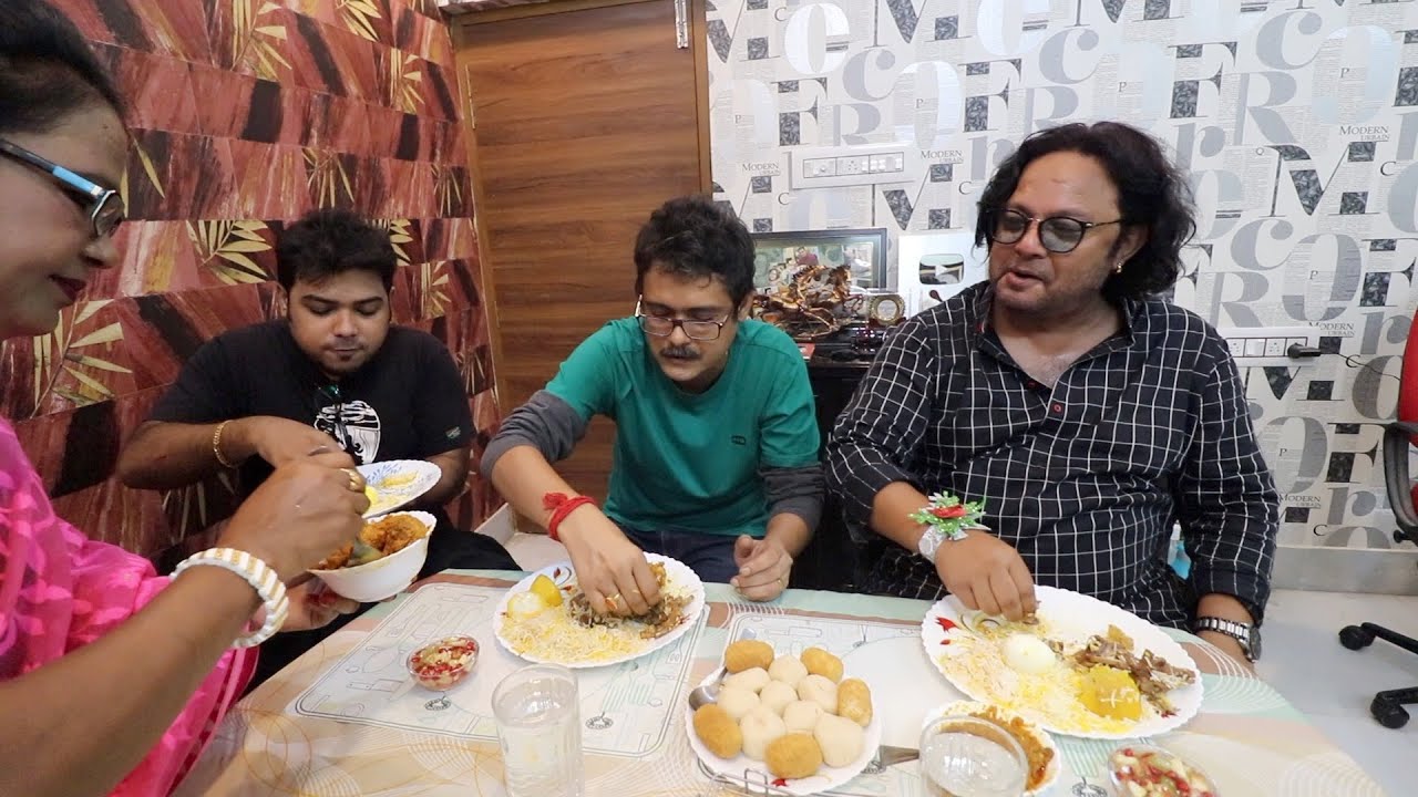 বাংলা রক ব্যান্ড CACTUS এর সাথে হলো জমিয়ে লাইট মটন বিরিয়ানি আর পদ্মার ইলিশ ভাপা