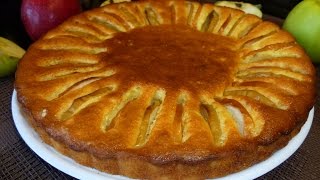 Шарлотка с творогом и яблоками