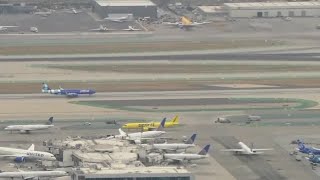 JetBlue plane makes emergency landing at LAX