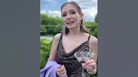 Первый и последний бокал на свадьбе 👰🏼‍♀️🥂🤵🏽‍♂️