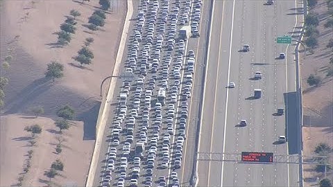 VIDEO: Multiple vehicle crash closes WB U.S. 60