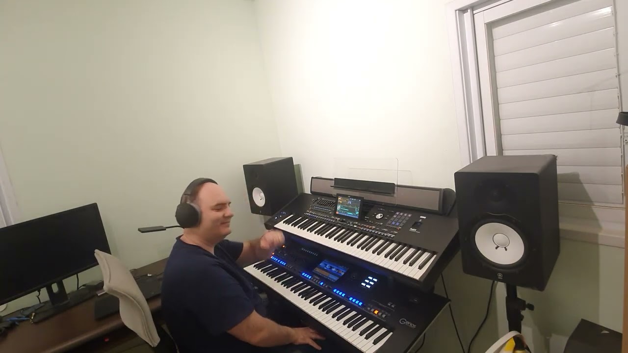 Lady In Red - Chris De Burgh - [Yamaha Genos vs Korg PA5x]