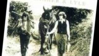 GALLAGHER &amp; LYLE  - KEEP THE CANDLE BURNING ( VINYL 1980 ) ( ORIGINAL RELEASE 1974 )
