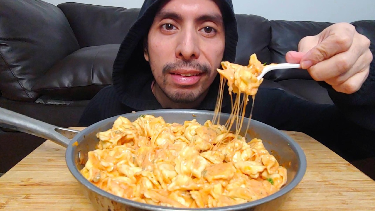 EXTRA CHEESE STUFFED PASTA TORTELLINI MUKBANG EATING SHOW