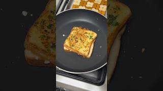 Garlic-cheese sandwich for breakfast