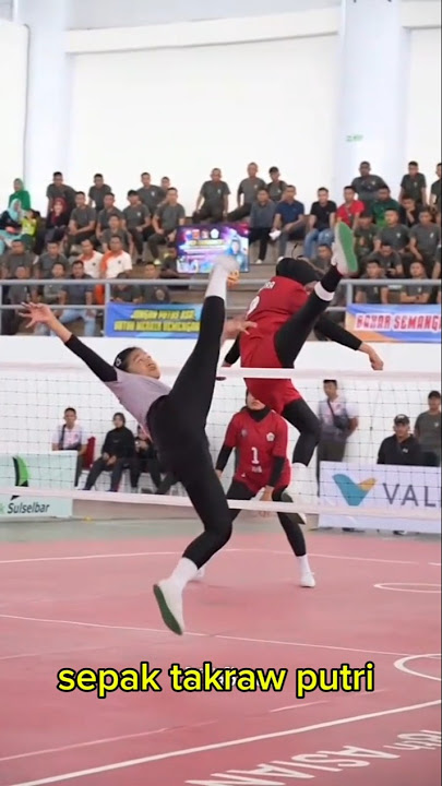 “Beautiful Sepak Takraw Girl Shows Unbelievable Skills”🤩#SepakTakraw #ViralSkills #AmazingTricks