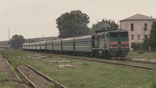 Тепловоз 3ТЭ10М-1104Б на ст. Фaлешть / 3TE10M-1104B at Falesti station
